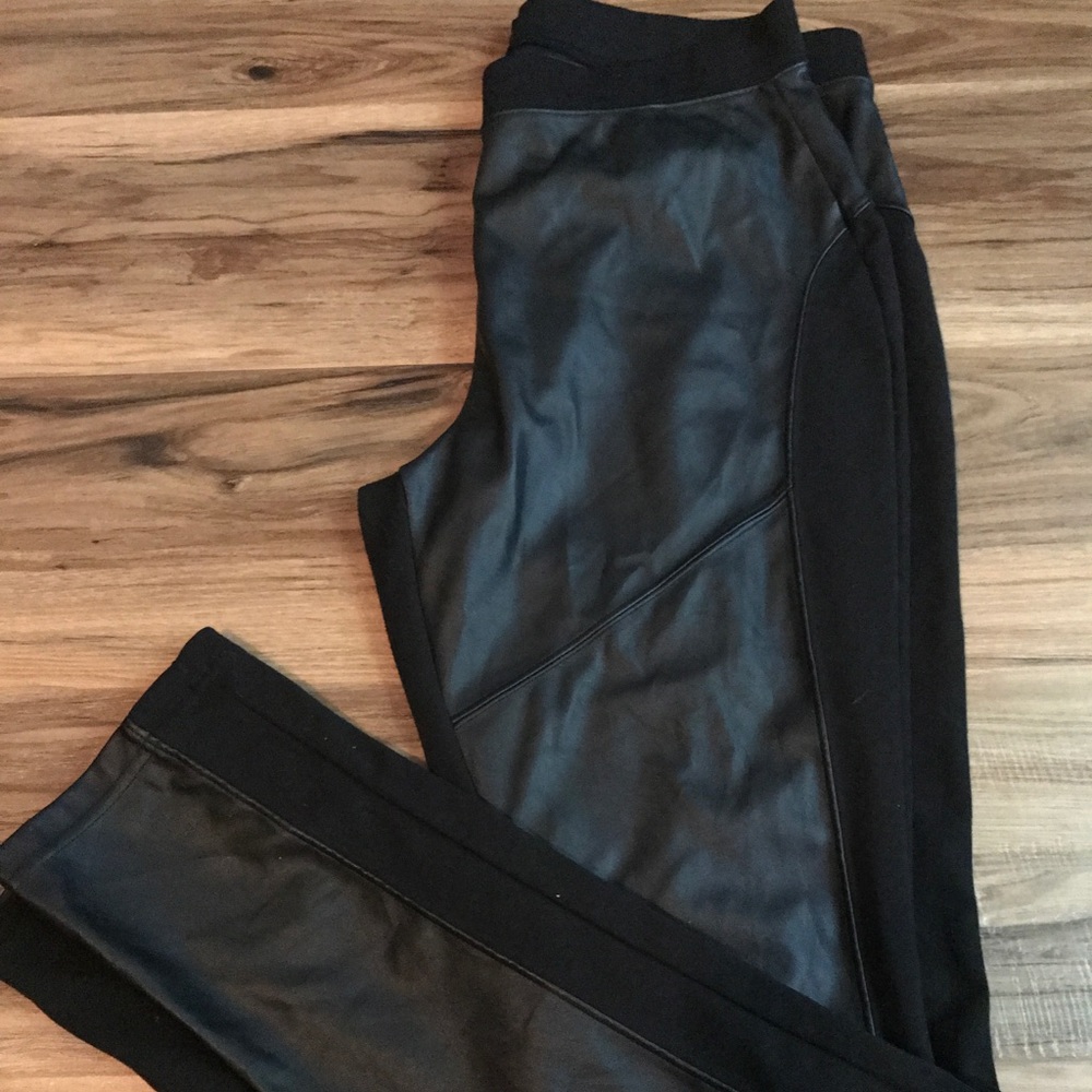 ☄️SALE!!👏🏼👀🔥Faux Leather leggings/pants